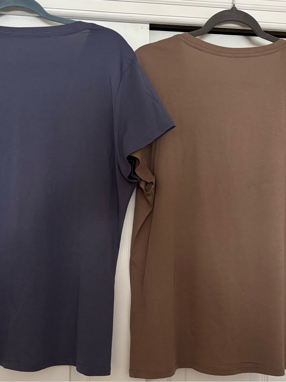 Quince V-Neck Tee - Navy & Cream - Picture 2 of 4